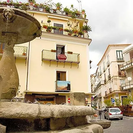 La Piazzetta 4* Paola