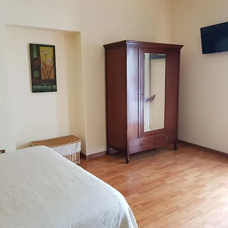 La Piazzetta Nocleg ze śniadaniem Paola