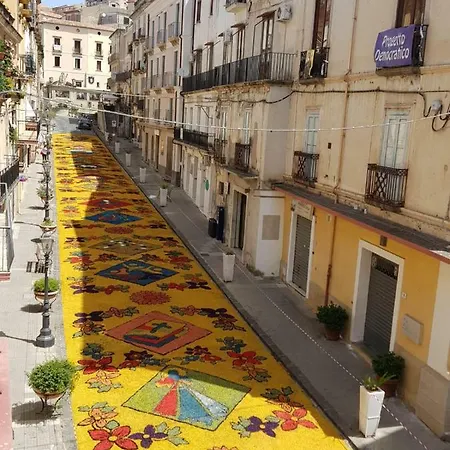 La Piazzetta 4* Paola