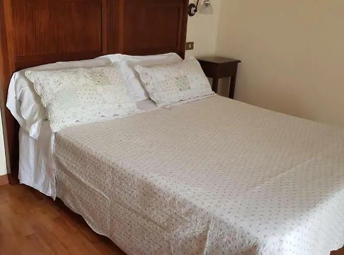 住宿加早餐酒店 小广场住宿加早餐旅馆 帕奥拉