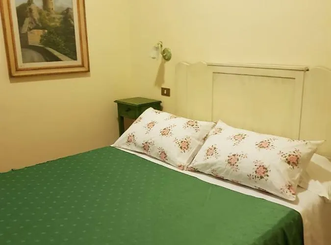 住宿加早餐酒店 小广场住宿加早餐旅馆